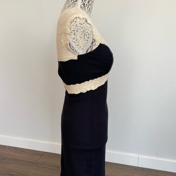 Black business sheath dress with embroidered bodice detailing - Picture 4 of 5